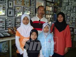 Beliau ialah seorang guru di sekolah bandar uda2 di johor bahru. Usah Tangguh Rawatan Kanser