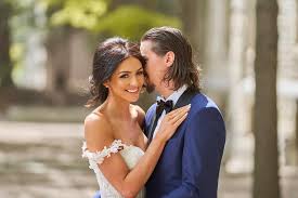 Chris eaton, omar fateh, mary kunesh and patricia torres ray also signed the letter, along with state reps. Photos Erik Karlsson And Melinda Currey Tie The Knot Sportsnet Ca