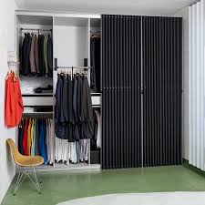 Das beginnt bei einer maßfertigung, um den zur verfügung stehenden platz optimal zu nutzen. Faltvorhang Schrank Von Thut