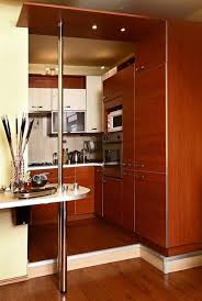 A pesar de que estas cocinas no sean muy grandes puedes encontrar distintos diseño y formas de distribuir los elementos de tu las cocinas pequeñas modernas suelen ser cocinas de estilo minimalista que lucen compactas y elegantes. Cocinas Pequenas 2021 2020 80 Fotos Y Tendencias En Diseno Y Decoracion