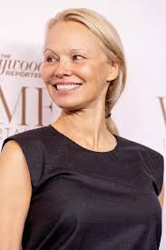 Footage of Michael Jackson's last performance led friends to think there  was something different