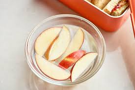 This Pro Trick Keeps Apples From Browning Nope Not Lemons Apple Snacks Keep Apples From Browning Fruit Recipes