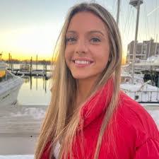 Nicole Lavallee's Instagram, Twitter & Facebook