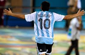 ¿está usted interesado en riquelme? Hazard Un Admirador Mas De Juan Roman Conmebol