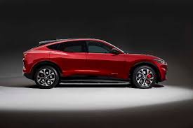 It's capable, interesting and it is necessarily a crossover. Modellbeschreibung Uber Den Ford Mustang Mach E