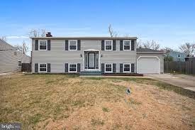 Zillow Has 10 Homes For Sale In New Jersey Matching Fence View Listing Photos Review Sales History And Use Our Zillow Community Pool Custom Tile Backsplash