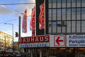 Der wolfcraft lochschneider für wasserhähne ist ein typischer lochschneider für metallbleche. Mieterwechsel In Koln Bauhaus Verlasst Barbarossaplatz Kolner Stadt Anzeiger