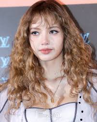 DOLL FACE LISA X THE LV PLACE #LISAxLouisVuitton