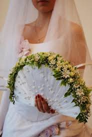 Choose geodes to match your wedding color scheme or use different colors to differentiate each table. Pin By Janet Mooney On Bouquet Unique Bridal Bouquets Floral Bouquets Flowers Bouquet