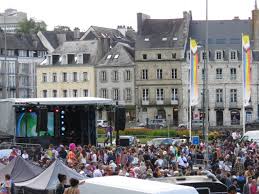 Redoxa ai while not girl in the pic, fairly attractive