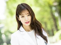 The story was inspiring i swear. Doctors Sparks Huge Popularity For Park Shin Hye And Her Jewelry Soompi