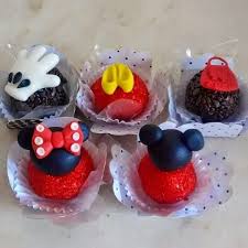 Bizcocho De Mickey Mouse En Suspiro Mickey Doces Personalizados Mickey Festa Minnie Festa Da Minnie Mouse
