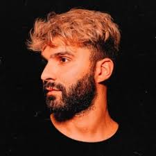 Stream Holly Noel music