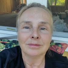 Susanna Harper's Instagram, Twitter & Facebook