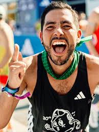 that finish line feeling 🥹💪🏻🫂 @michaelromacker @adidasrunners  @adidasgermany @berlinmarathon #adidasrunners #adidasrunnersberlin  #berlinmarathon