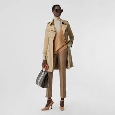 The Chelsea Heritage Trench Coat In Honey Burberry United Kingdom