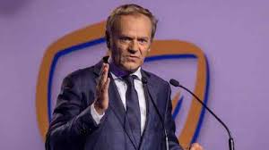 Pour les jeunes filles c'est aussi la promesse d'échapper à un mariage précoce. Donald Tusk Financial Times