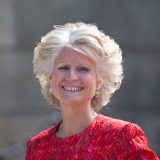 Anna maria corazza bildt och carl bildt under nationaldagsfirande vid skansen 2009.jpg 1,024 × 780; Anna Maria Corazza Bildt Wikidata