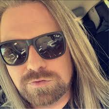 Tom Brillhart's Instagram, Twitter & Facebook