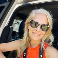 Abby burns (@AbbyAbbyburns)