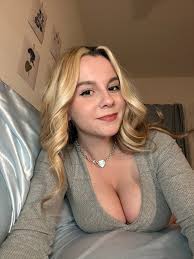 Yellz0 - Free nude pics, galleries & more at Babepedia