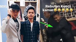 Dia bisa bangkit pada gim ketiga meskipun juga mendapat perlawanan sengit dari loh. Jonatan Christie Dan Anthony Ginting Tingkah Lakunya Jadi Sorotan Karena Rebutan Kunci Kamar Tribunnews Com Mobile