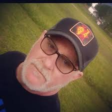 James Solley (@puravidagringo)