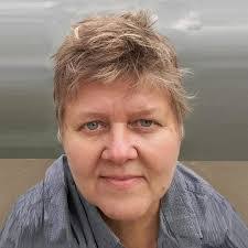 Kara Barnard's Instagram, Twitter & Facebook