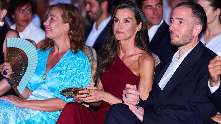 De los selfies de Bardem al récord de público: la gran noche de la reina  Letizia en el Atlàntida Film Fest para apoyar al cine