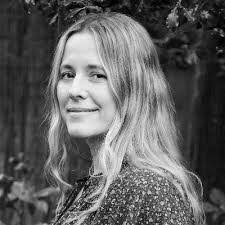 Karina Quinn's Instagram, Twitter & Facebook