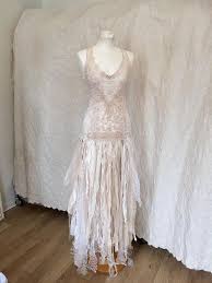 Check spelling or type a new query. Boho Hochzeitskleid Zerfetzt Aussehen Alternative Etsy Bescheidenes Hochzeitskleid Einzigartiger Brautkleid Hochzeitskleid Boho