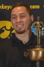 Lee wins 2nd Hodge Trophy