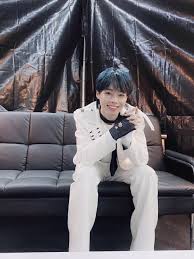 Thực tập sinh hanbin (ngô ngọc hưng) sẽ có sân khấu tại concert cuối năm '2021 new year's live' của nhà big hit. Vietnamese And International Fans Of I Land Trainee Hanbin Plant 1 000 Trees In Ben En National Park Allkpop