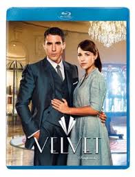 Velvet 1ª Temporada En La Espana De Los 1950 Hay Un Lugar Al Que Todo El Mundo Desearia Ir De Compras Una Vez Tv Shows Movies Tv Series