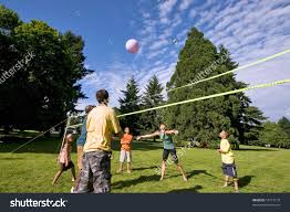 En Mi Tiempo Libre A Mi Ya Mi Familia Les Gusta Ir Al Parque Y Jugar Al Voleibol Family Games Family Reunion Family Reunion Games