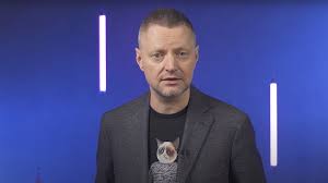 Born 1937), along with ilya kabakov, erik bulatov, and irina nakhova, was one of the leading artists of the moscow conceptualist artistic movement of the 1970s. Mvd Nachalo Proverku Dannyh O Poddelnoj Spravke Zhurnalista Pivovarova Dlya Licenzii Na Oruzhie