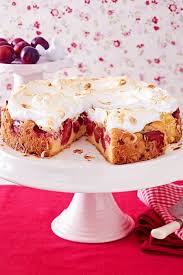 Versunkener Pflaumenkuchen Mit Baiserhaube Rezept Lecker Pflaumenkuchen Kuchen Buffet Pflaumenkuchen Mit Pudding