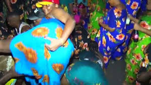 Miuno laini tutako laiiiini viuno vya kitanga singeli kigodoro baikoko. Buza Chura Kukatika Viuno Baikoko Chura Wa Buza Ajitia Vidole Bila Uoga Youtube Au Mtajenga Uchumi Wa Familia Kwa Kukatika