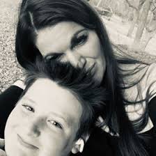 Lacy Sweeney Bond (lacydeeann)