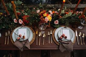 Think warm fall drinks, cozy fall wedding favors, and pumpkin and mason jar centerpieces. 10 Delightfully Cozy Fall Wedding Ideas Junebug Weddings