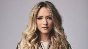 Can't hide country: Emily Ann Roberts embraces country roots