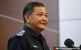 Bekas ketua polis negara khalid abu bakar pada selasa dilantik sebagai duta khas untuk meningkatkan hubungan dan kerjasama dengan pengarah eksekutif amnesty international malaysia k shamini darshni juga berharap dibawah naungan ketua polis negara yang baru, pasukan. Abdul Hamid Bersara Sebagai Ketua Polis Negara Esok Malay News Malaysian Newspapers From Kuala Lumpur