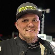 Justin Kee's Instagram, Twitter & Facebook