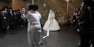 Hochzeitskleid tanzen kleider bauchtanz bauch weg. Mizwe Tanz Judische Allgemeine