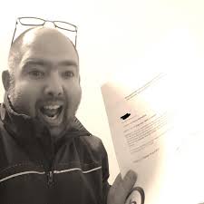 Verbijstering.... Vanmorgen bereikte ons het ontstellende nieuws dat  volkomen onverwacht en op veel te jonge leeftijd in zijn slaap is overleden  BARRY KORTEKAAS Barry is 31 geworden. Vorige week zat hij nog