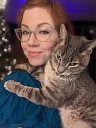 Sara Stenger's Instagram, Twitter & Facebook