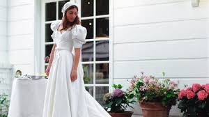 5% coupon applied at checkout save 5% with coupon (some sizes/colors) free shipping by amazon. The Bride Wore Her Mother S 80s Wedding Dress For A Backyard Rose Garden Ceremony Vogue
