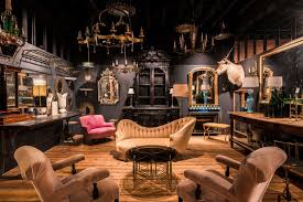 But the first thing to figure out about yourself is what your decorating style is. Digital Platform 1st Dibs Opens Showroom In New York Warehouse