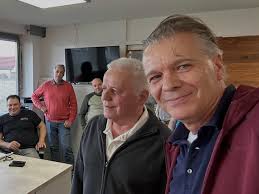 42 Jahre Wegbegleiter 🎉 Unser Geschäftsführer Michael Niederer und unser  Niederlassungsleiter Michael Kaspar verabschieden heute einen echten Freund  des Hauses, Norbert Klug. Seit 1983 dabei