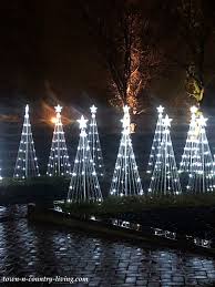 Spirit Of Christmas Lightscape At Chicago Botanic Garden Town Country Living Chicago Botanic Garden Botanical Gardens Garden Town